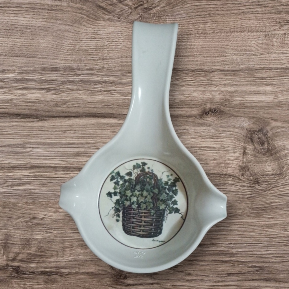 Vintage Melamine Spoon Rest | 1/4 Cup Measuring Tool